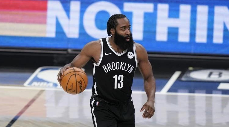 体育NBA:詹姆斯32分 湖人122-119太阳