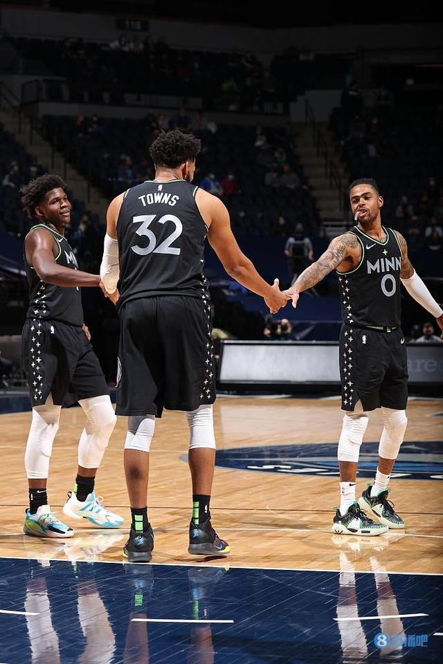 队内多名球 队内多名球