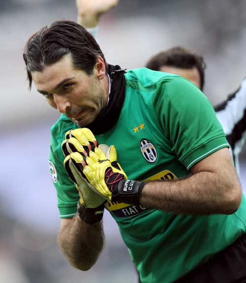 手里两三四 手里两三四